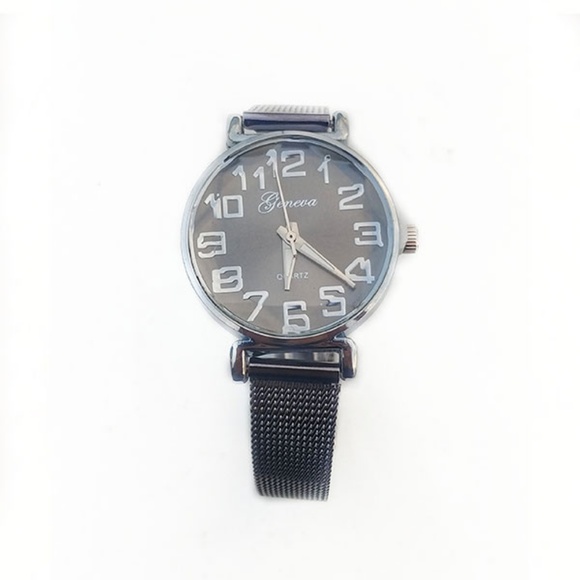 Women's Quartz Metal and Alloy Casual Watch - Picture 2 of 3
